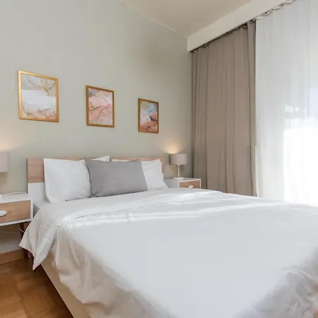 Houseloft Rotunda Getaway