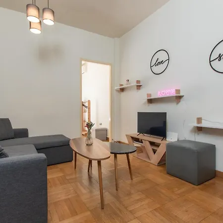 Houseloft Rotunda Getaway *